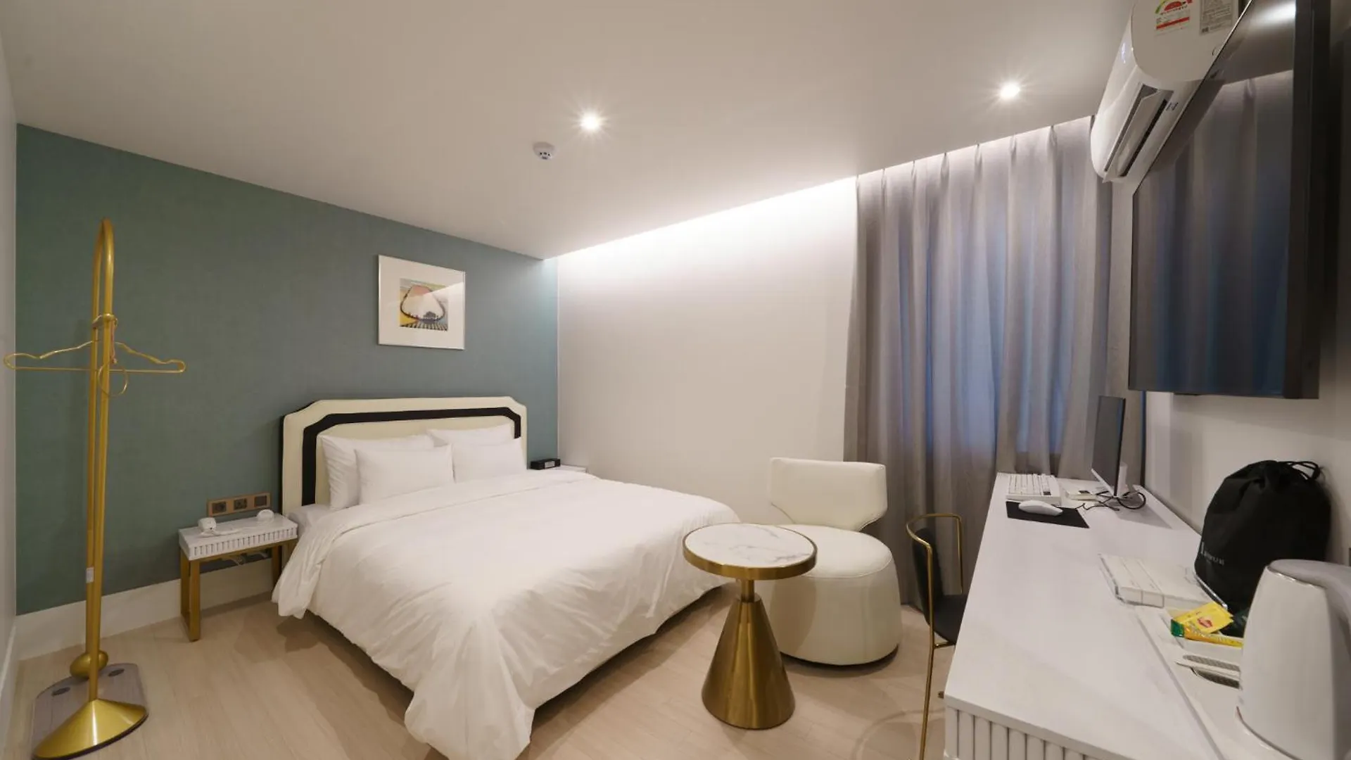 Busan H Avenue Jeonggwan Branch Hotel