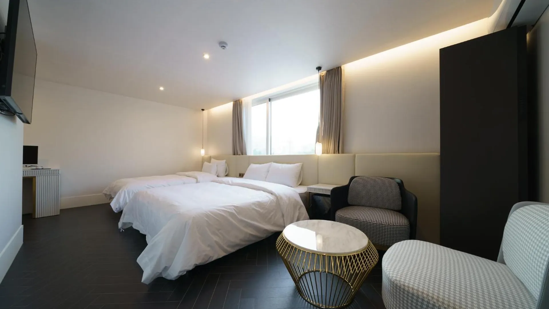 Busan H Avenue Jeonggwan Branch 0*,  Sydkorea