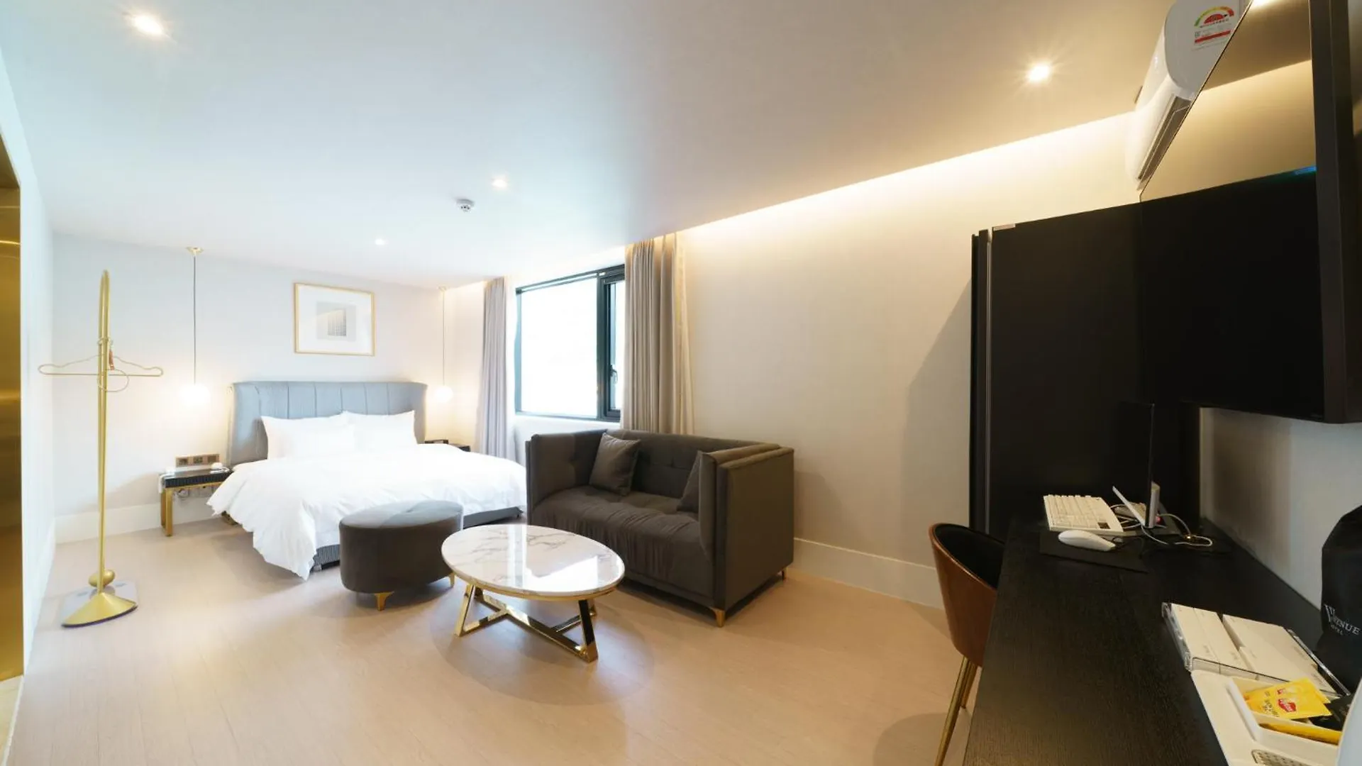 Busan H Avenue Jeonggwan Branch Hotel