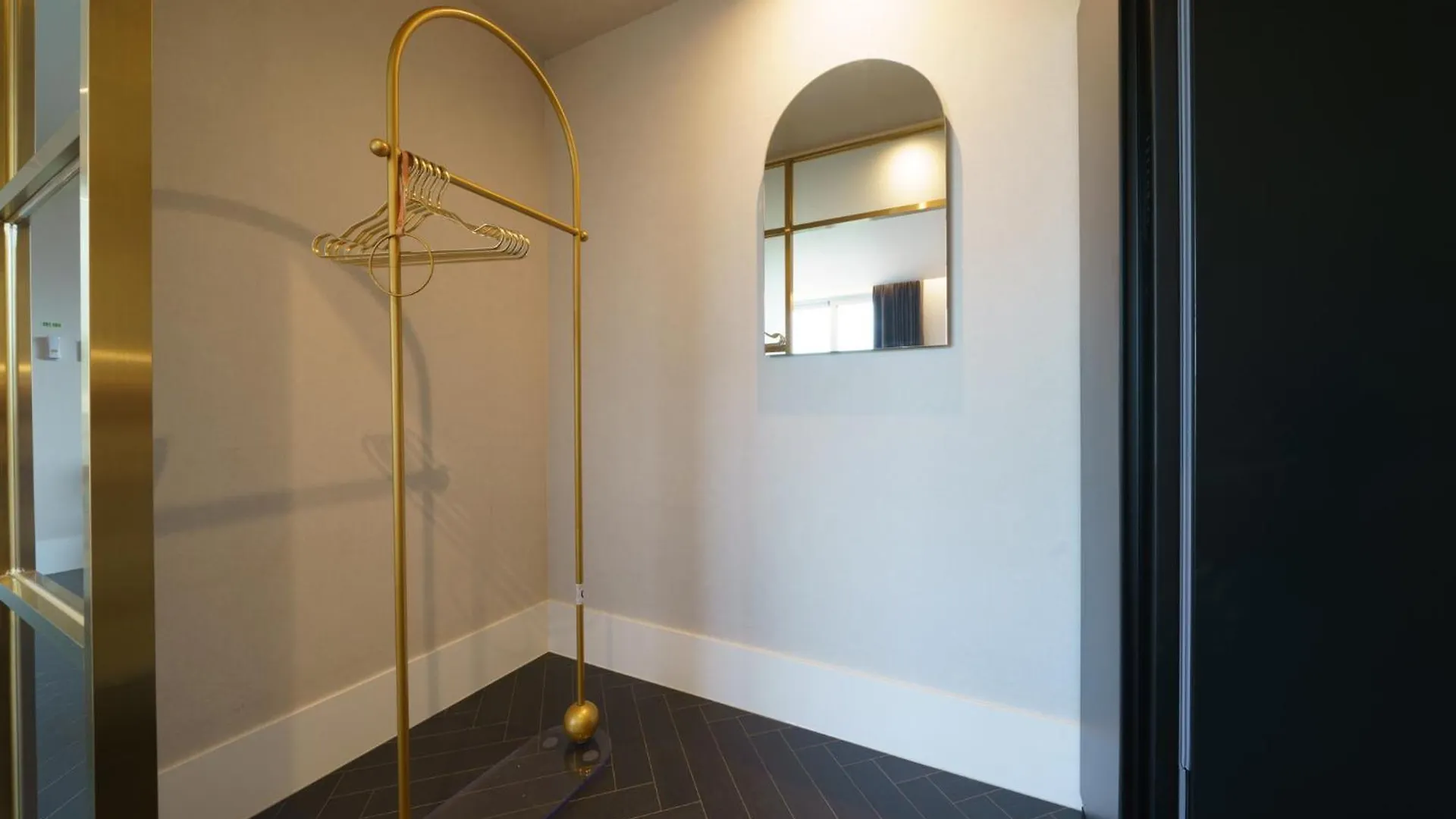 Busan H Avenue Jeonggwan Branch 酒店